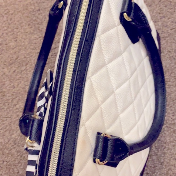 Betsy Johnson handbag - Picture 4 of 6